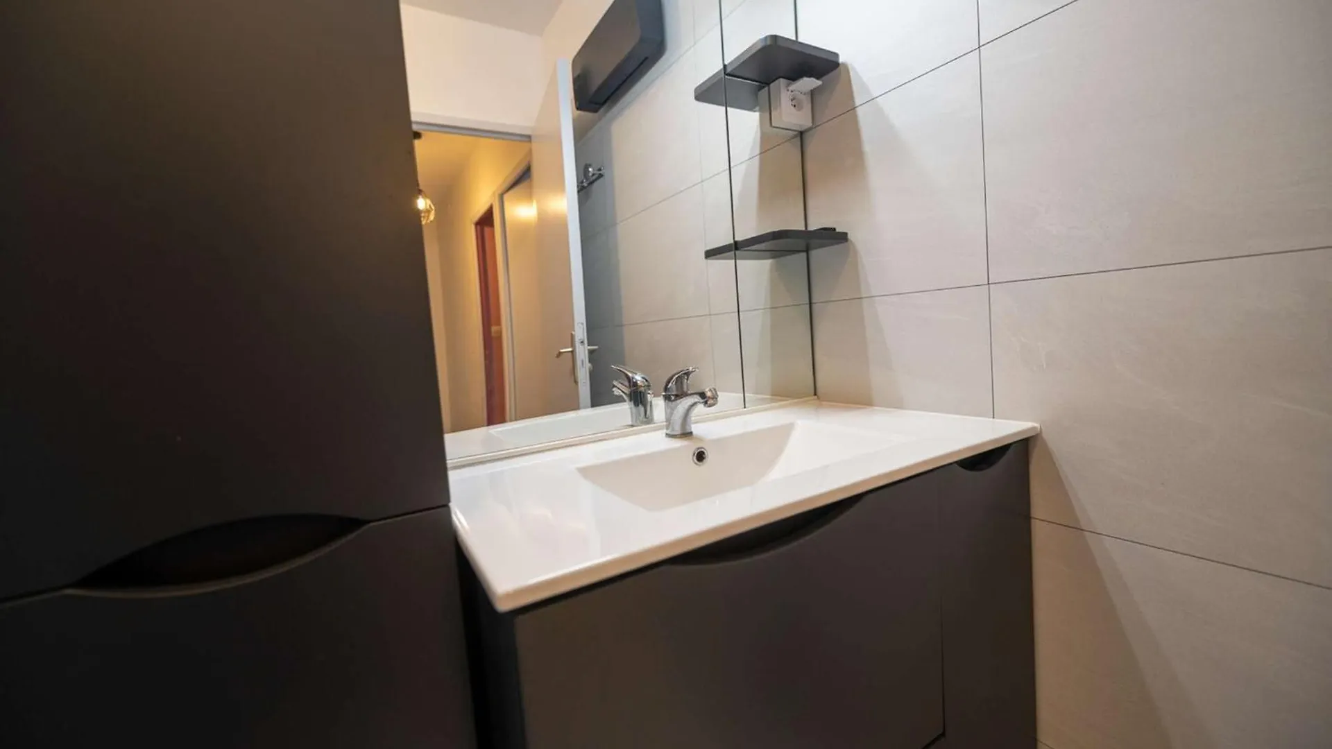 Villa Maison Pour 6 Personnes , Climatisee A 500 M De La Plage De Saint Clair Le Lavandou