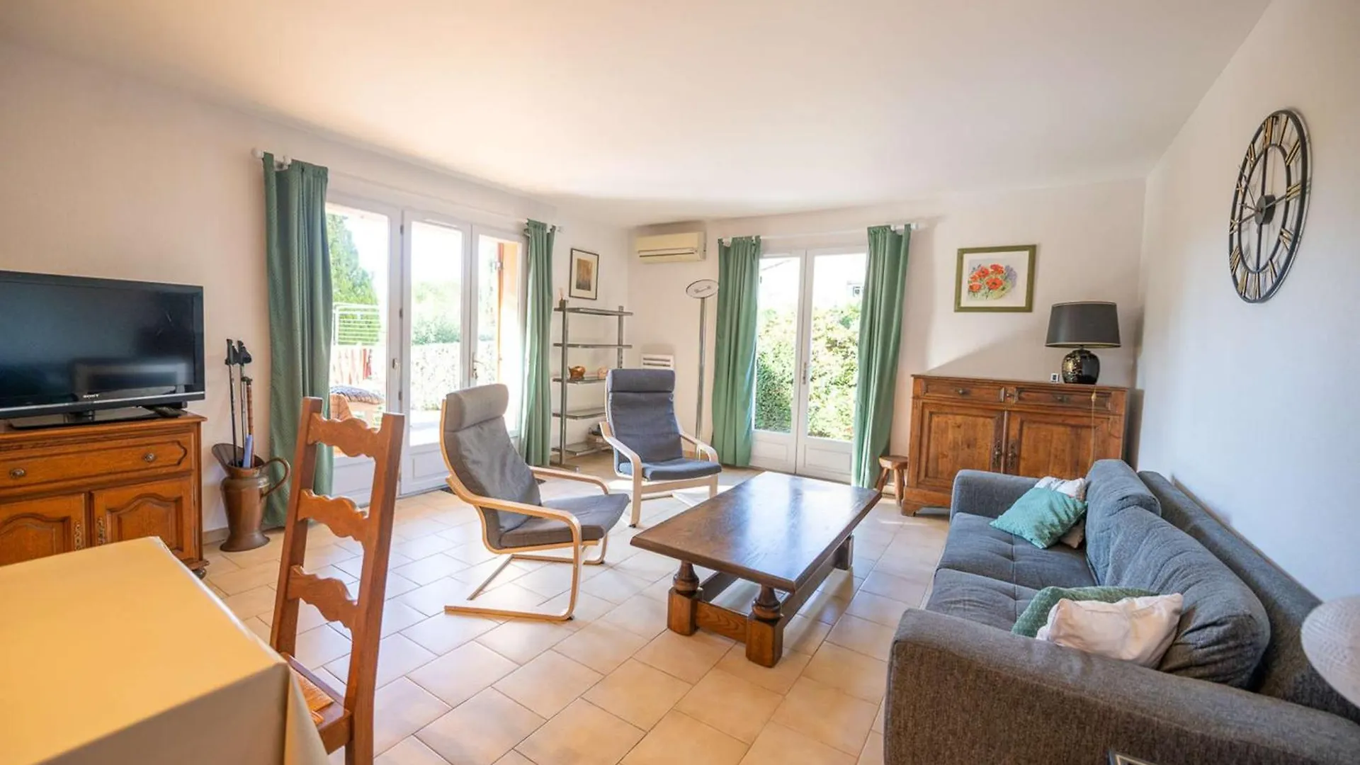 Maison Pour 6 Personnes , Climatisee A 500 M De La Plage De Saint Clair Le Lavandou Villa
