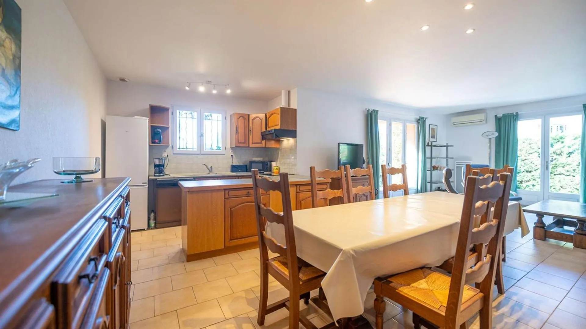 Maison Pour 6 Personnes , Climatisee A 500 M De La Plage De Saint Clair Le Lavandou