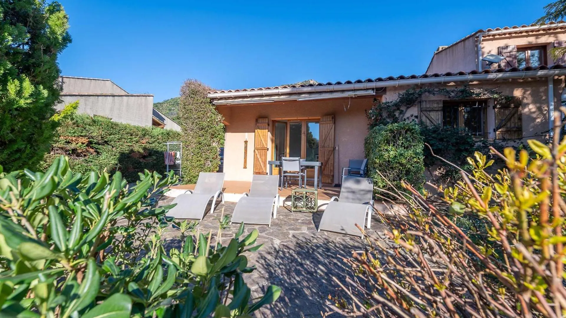Villa Maison Pour 6 Personnes , Climatisee A 500 M De La Plage De Saint Clair Le Lavandou